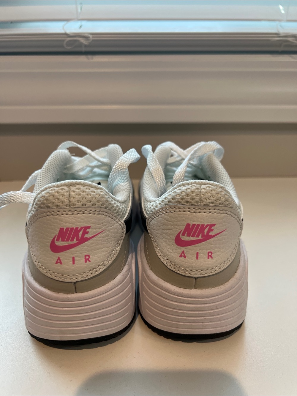 Women’s Nike Air White & Black Athletic Shoes - Picture 3 of 4